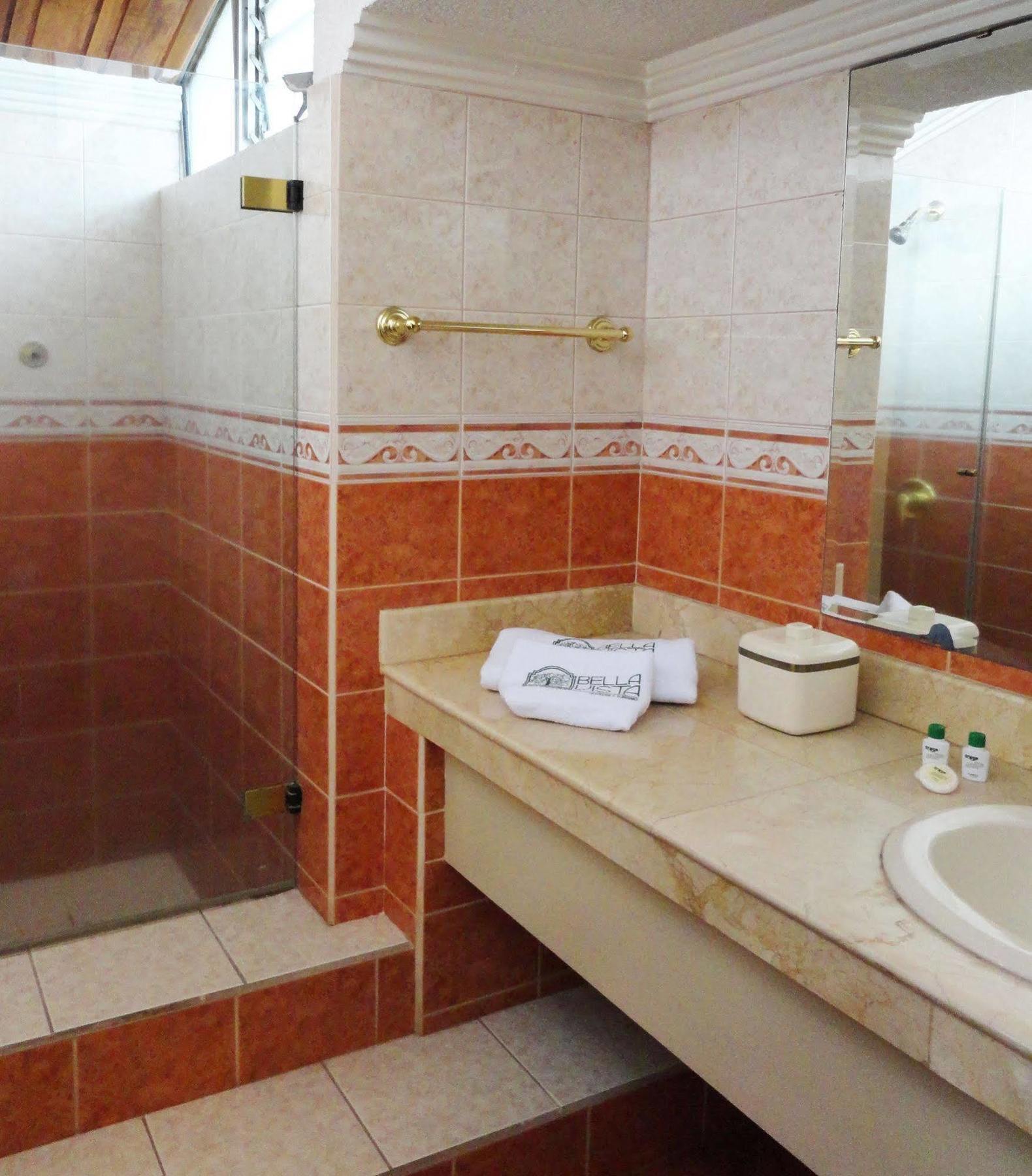Hotel Suites Gonzalez Suarez Кито Екстериор снимка