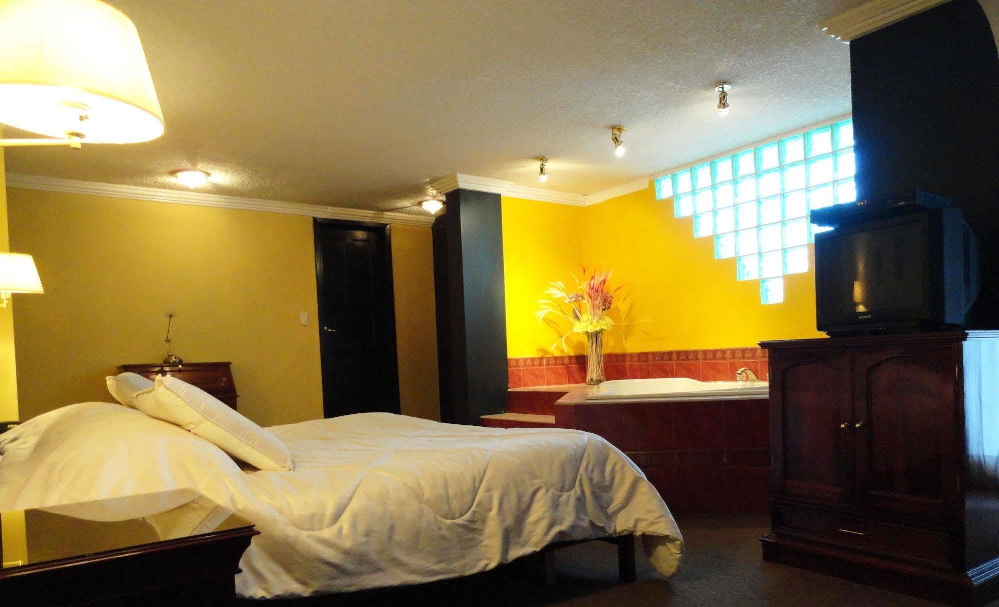 Hotel Suites Gonzalez Suarez Кито Екстериор снимка