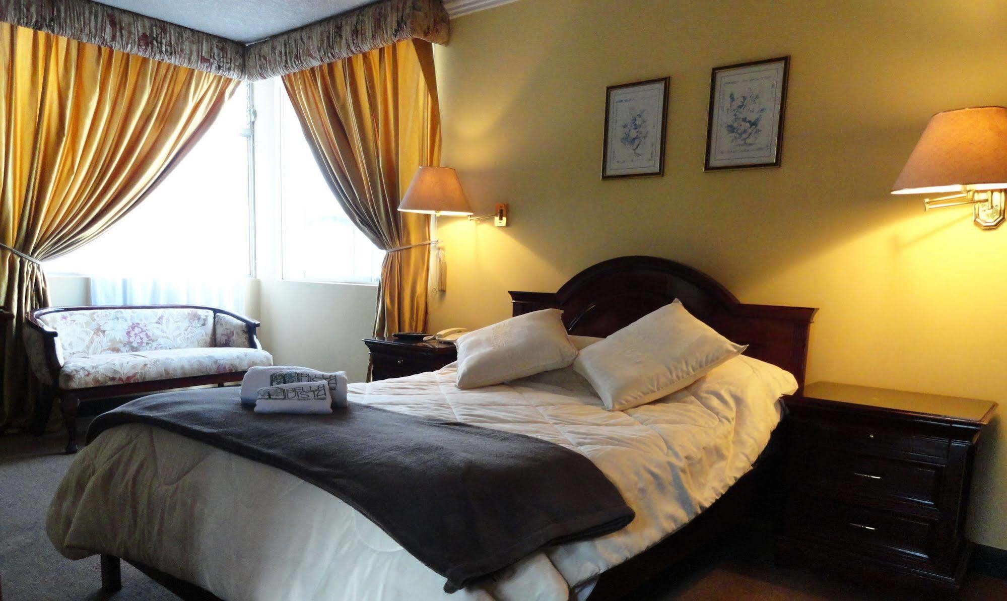 Hotel Suites Gonzalez Suarez Кито Екстериор снимка